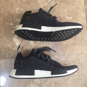 Black adidas nmds ✨